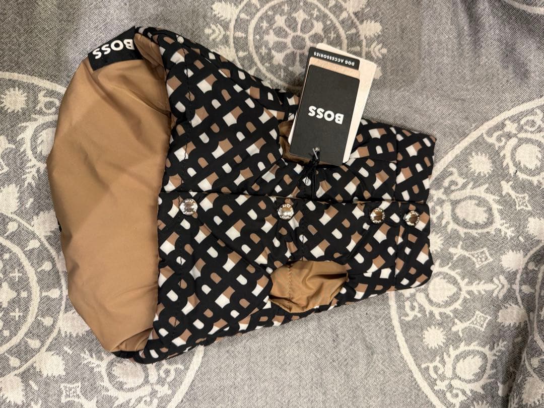 HUGO BOSS 犬用リバーシブルジャケット XS キャメル 本物