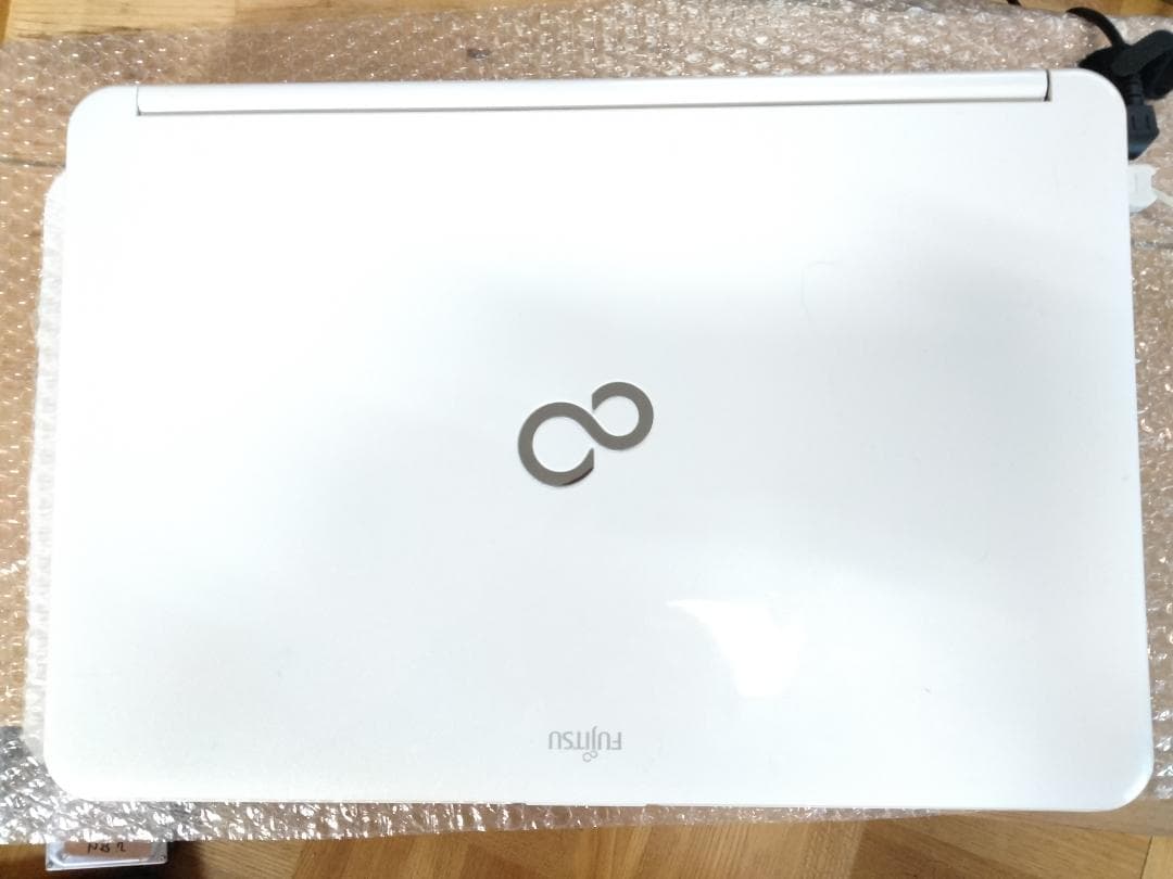 ウメ子 富士通 LIFEEBOOK AH53/K　SSD256GB