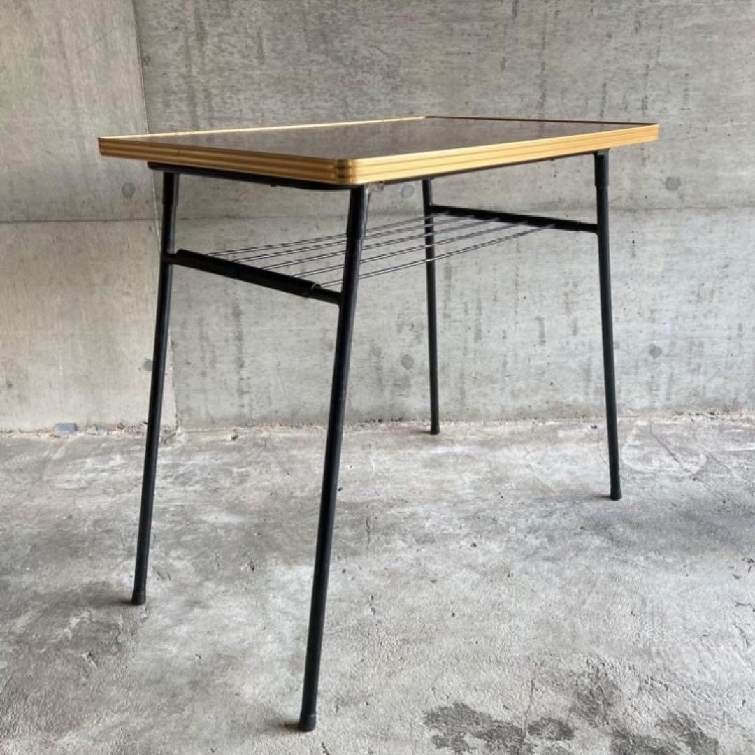 テーブル 机 折り畳み 鉄脚 作業机 食堂 木目調 棚付き 当時物 昭和 レトロ