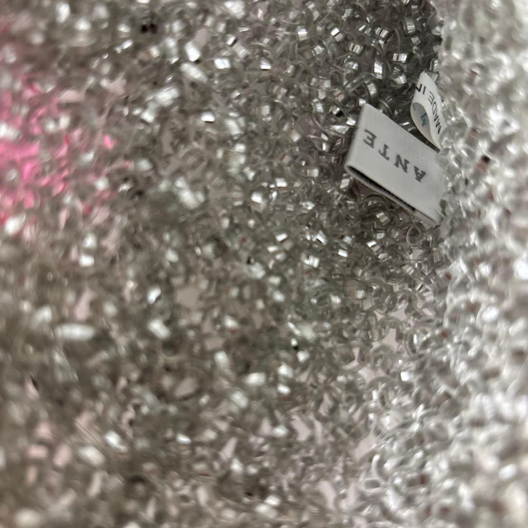 アンテプリマ ビジュー付きシルバーバッグ