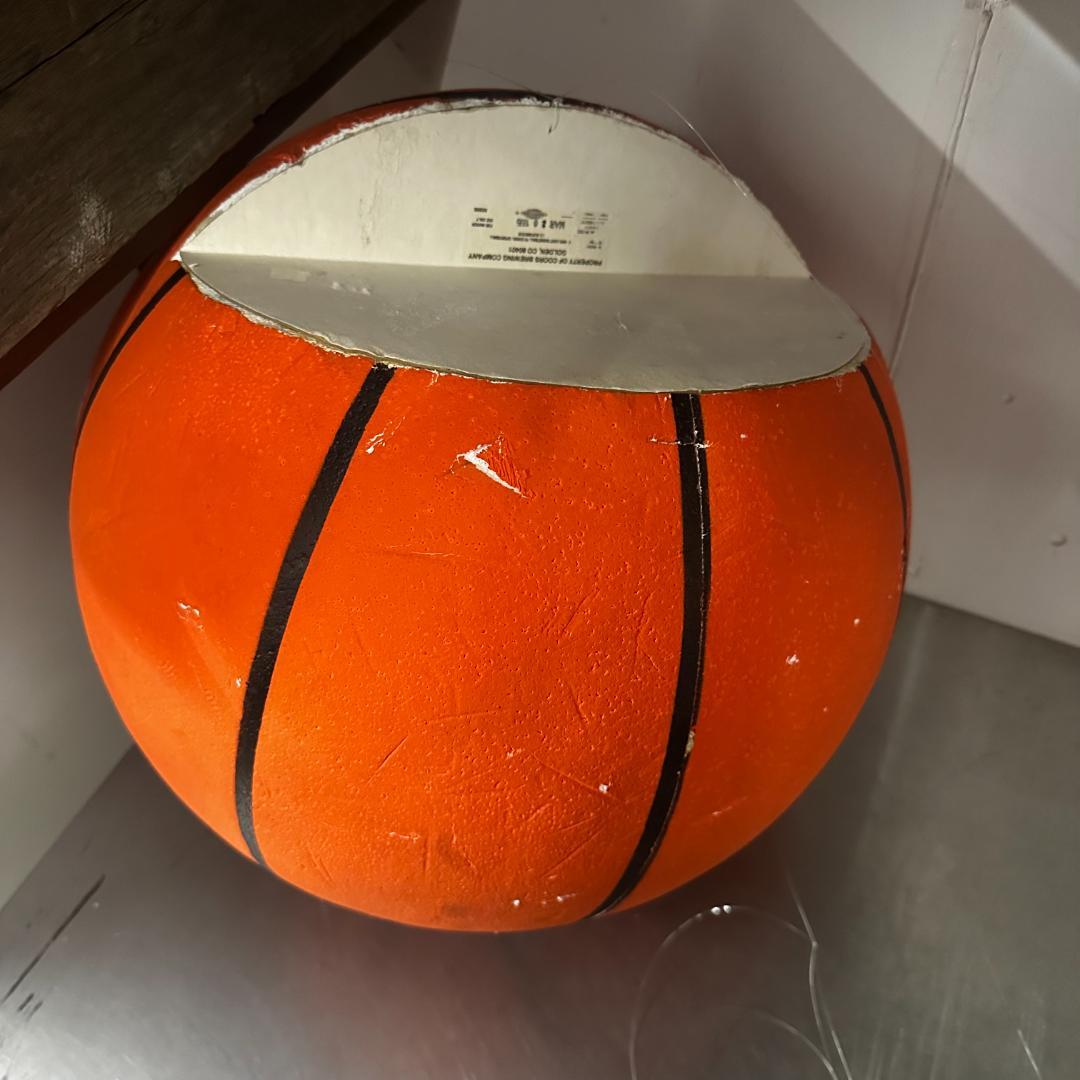 1995年製 クアーズライト発砲スチロール製バスケットボールディスプレイ②