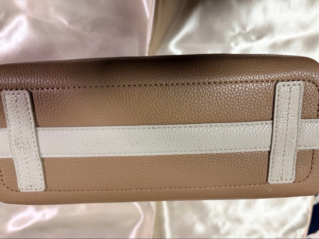 2日間限定お値下げ‼️ADMJ ベージュ レザー ショルダーバッグ