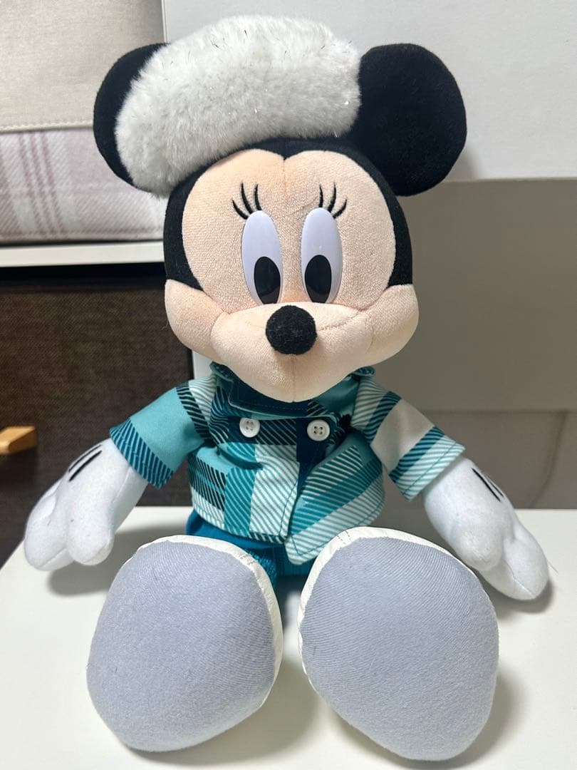 ミニーのスタイルスタジオ ぬいぐるみバッジ　冬服　ディズニーリゾート【本日発送】