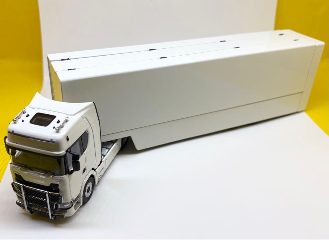 KENGFAI 1/64 スカニア S730 車両運搬トランスポーター 白　希少