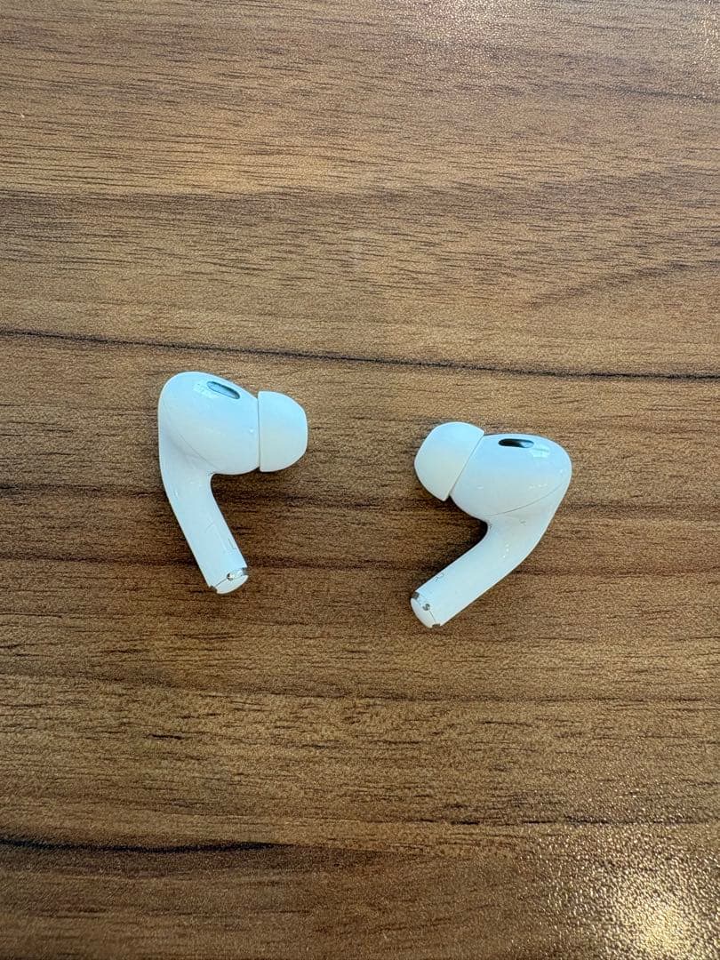 AirPods Pro 第二世代　本体 ホワイト 充電ケース付き