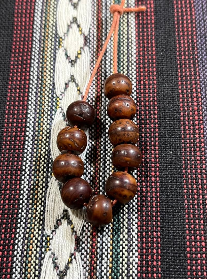 古い小粒の鳳眼菩提樹ビーズ　10個　骨董
