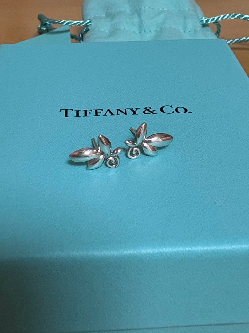 Tiffany & Co. オリーブリーフピアス