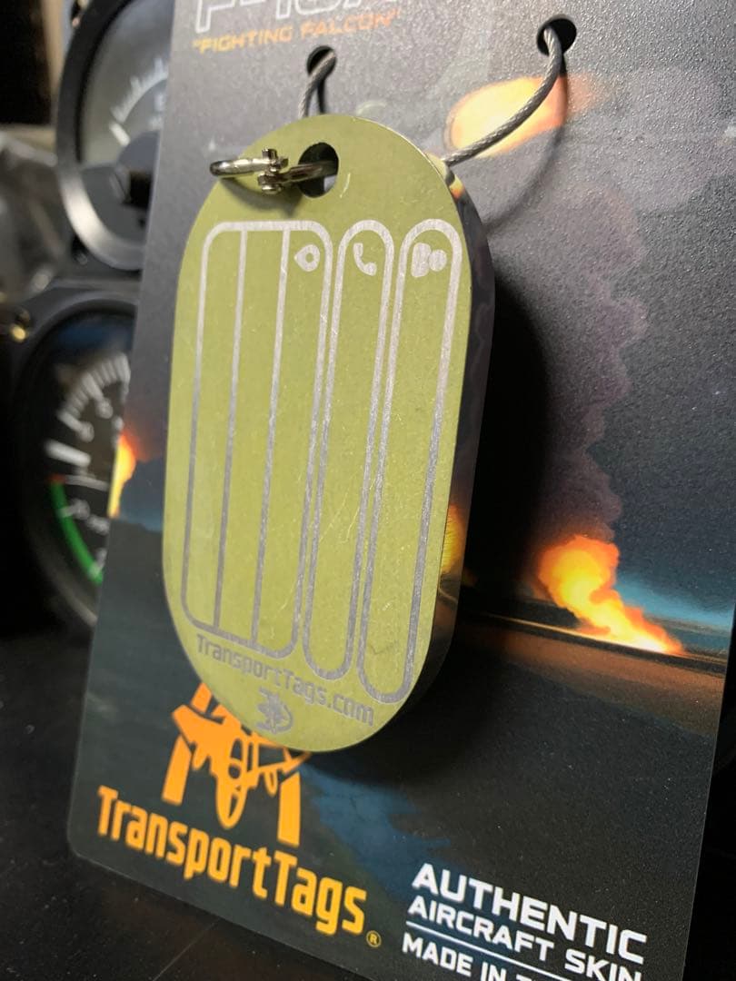 米空軍 戦闘機 F-16 ファイティングファルコン 主翼 タグ キーホルダー