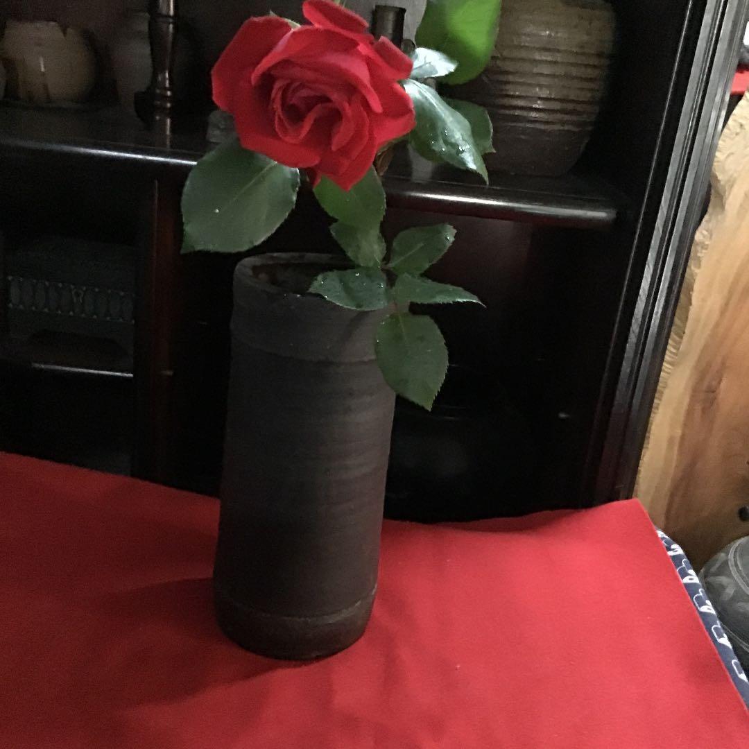 古備前の筒形花生けです。只今年末売り切り祭です❣️