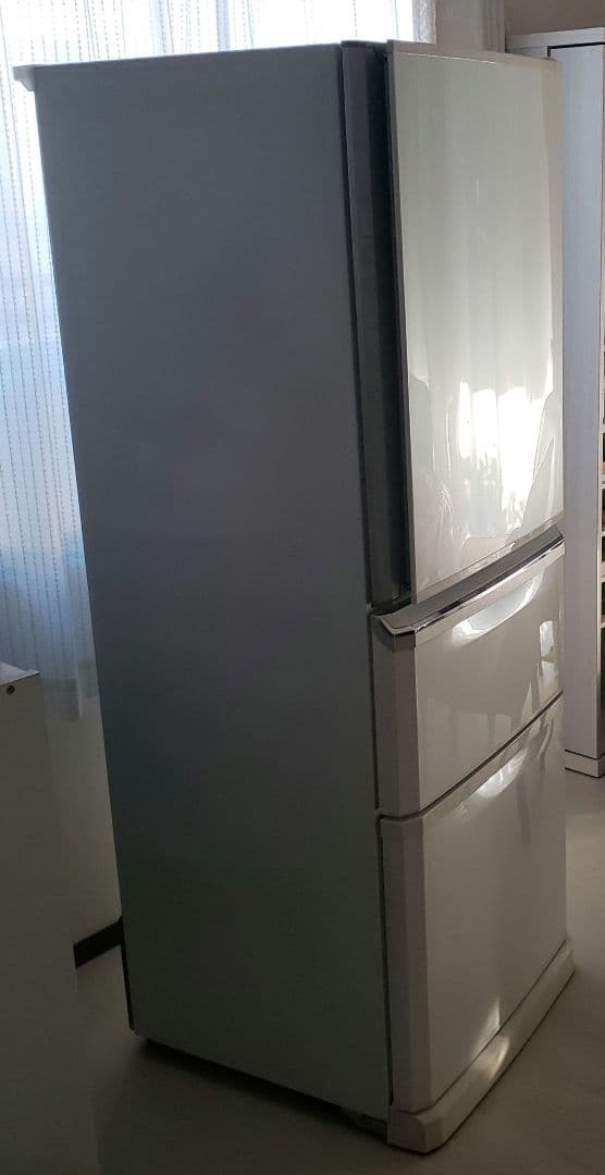 三菱　ホワイト 3ドア冷蔵庫 スリムデザイン