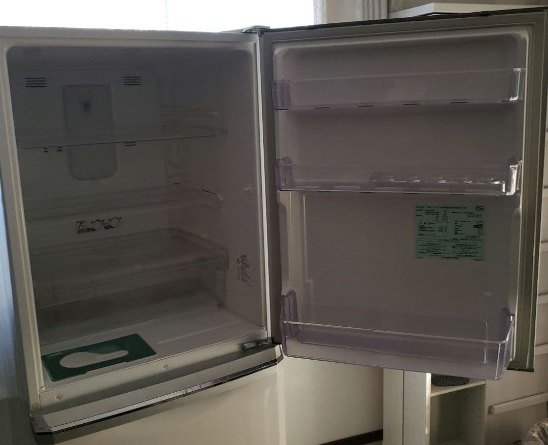 三菱　ホワイト 3ドア冷蔵庫 スリムデザイン