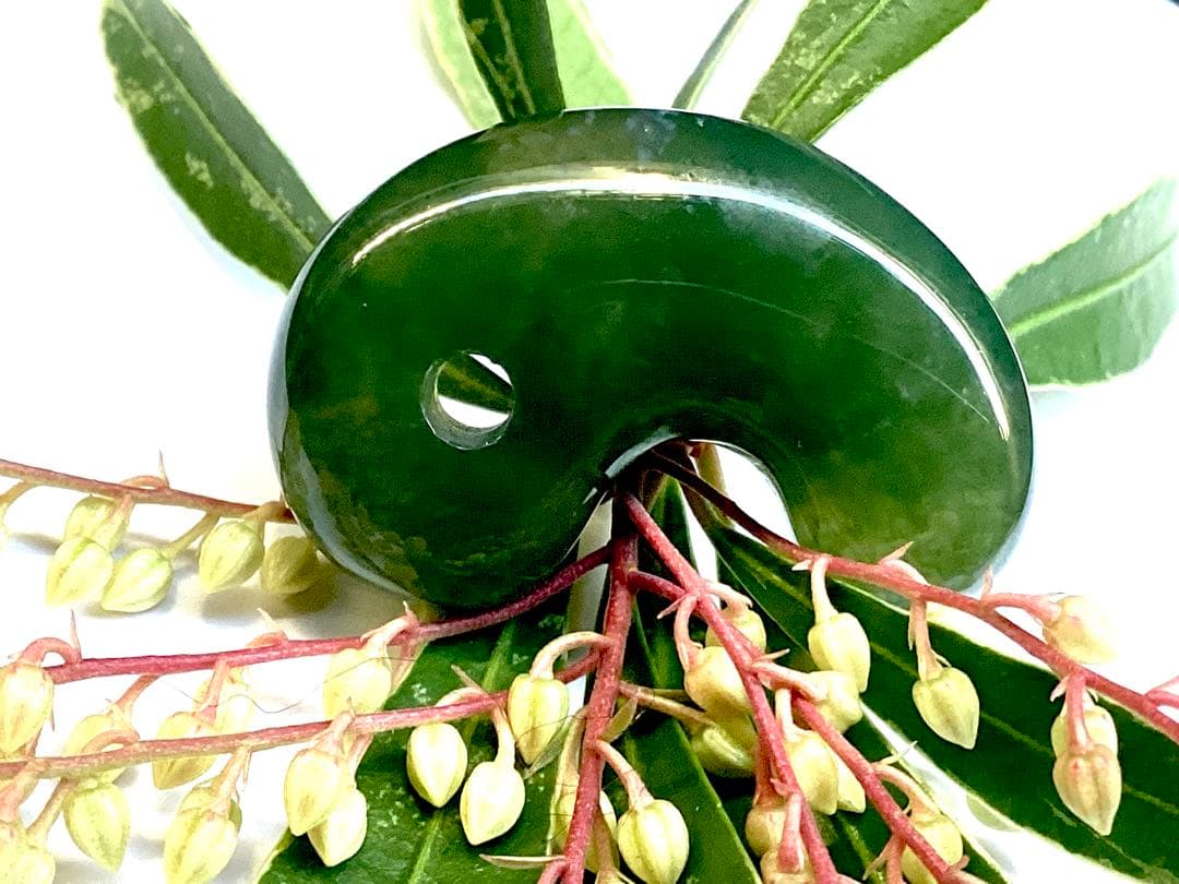 花仙山*出雲石　濃厚青緑色の『碧玉』勾玉50年分の保管品‼️ 別格の透明感　本物を