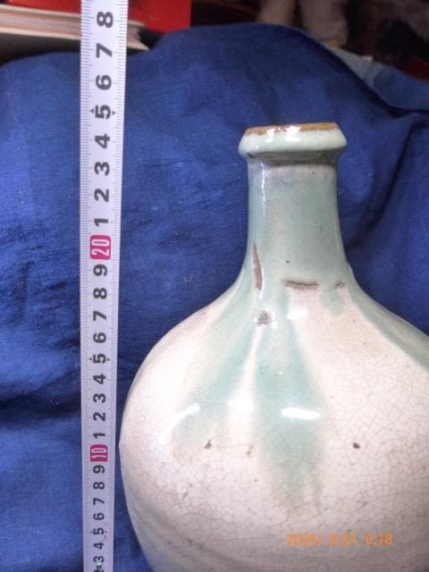 色の良い大きな徳利です。味があります