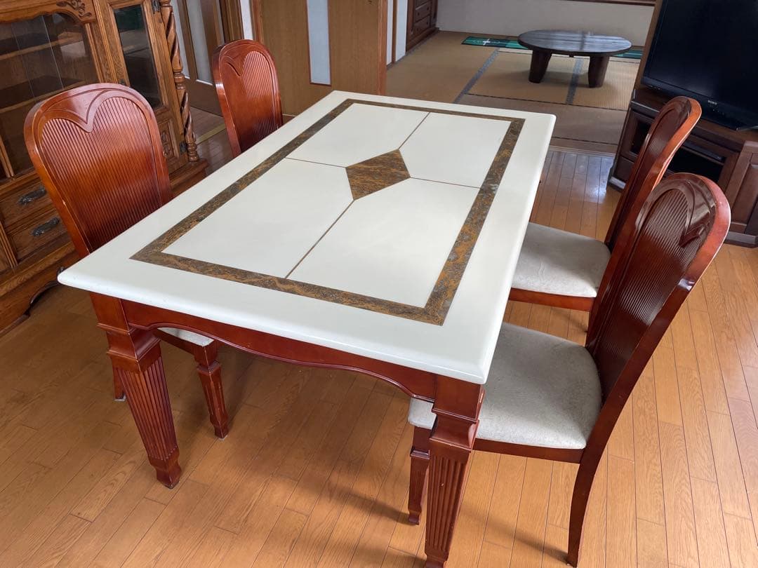 引き取り限定　大理石？アンティーク　ダイニングテーブルセット　4脚付き