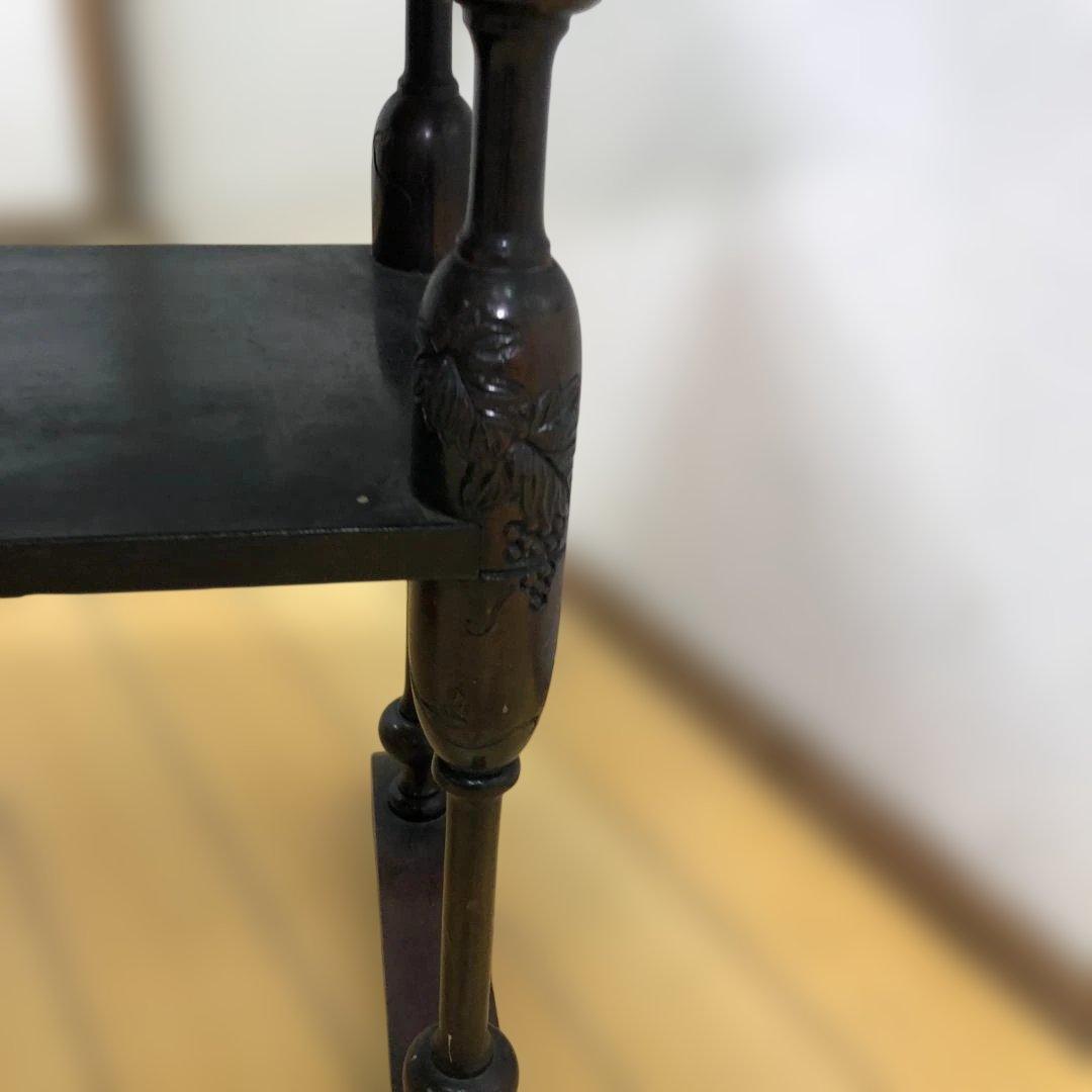 送料無料 アンティーク調 木製テーブル 葡萄彫刻 花台 飾り棚 　251214