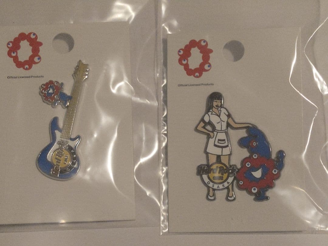 ハードロックカフェコラボ　ミャクミャクピンバッジ2個セット