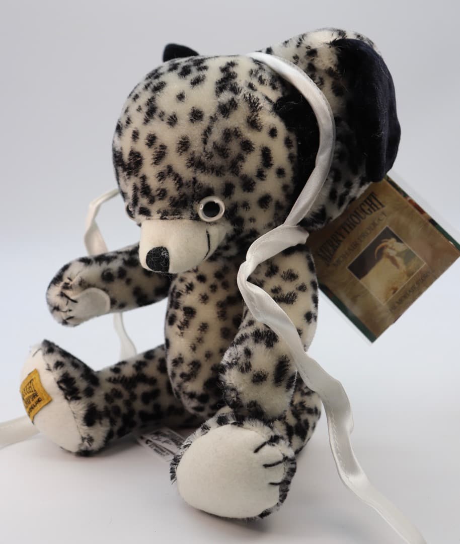 チーキー・リトル・パピィー ボネットを被ったダルメシアンのチーキー 白黒斑点