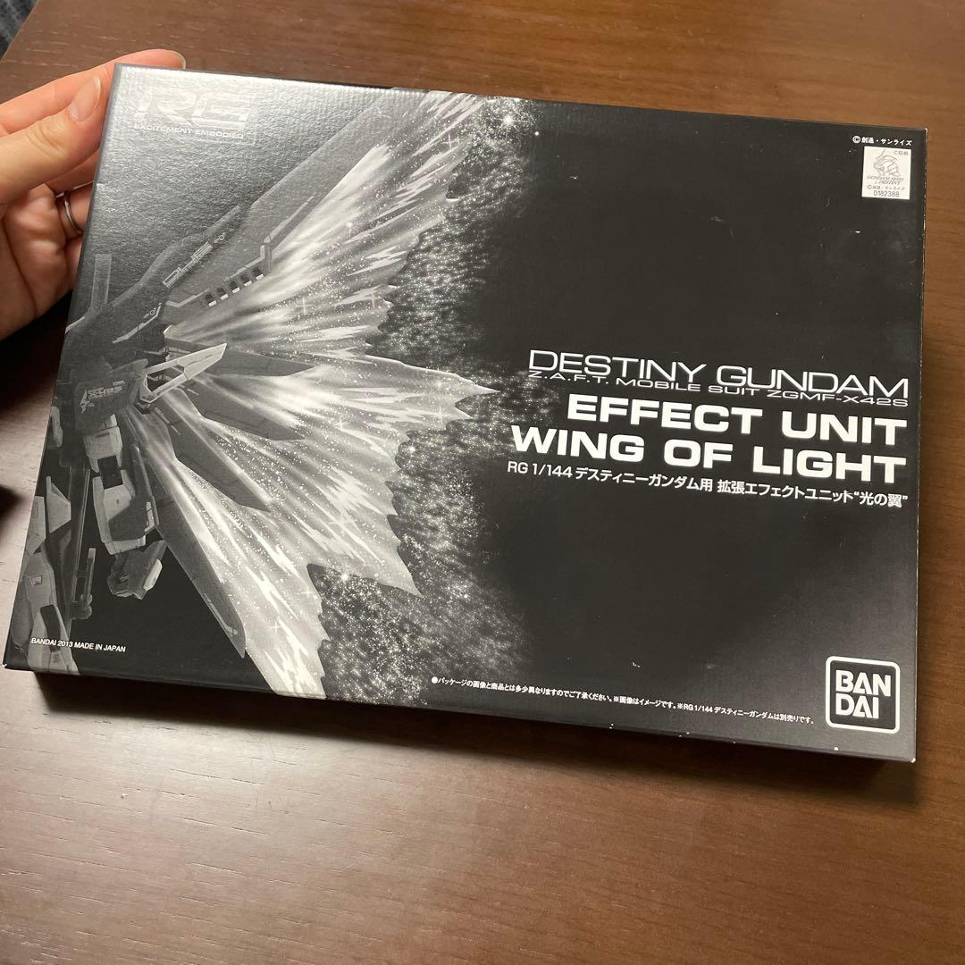 ガンダム プラモデル DESTINY GUNDAM 光の翼 BANDAI