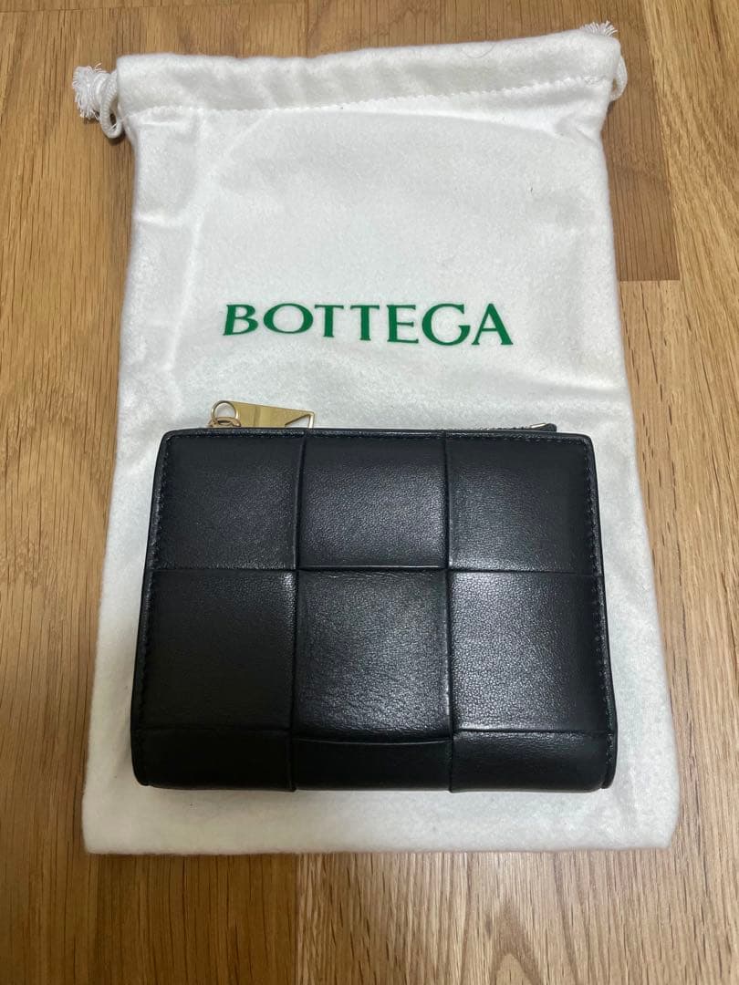 BOTTEGA ボッテガ　二つ折り財布