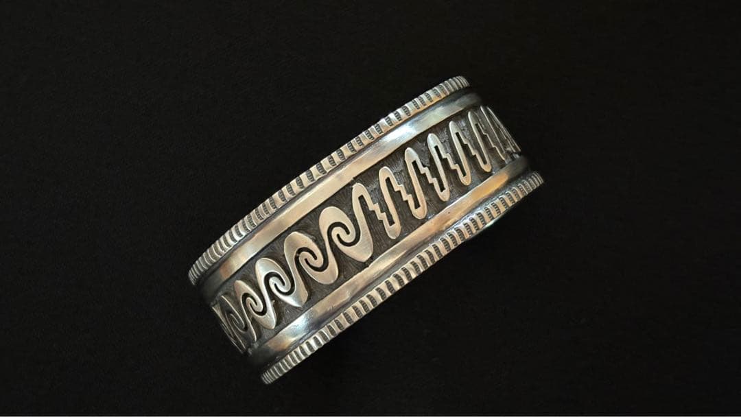 ホピ族 ジェラルドロマヴェンテマ 1930’sスタイル シルバーバングル