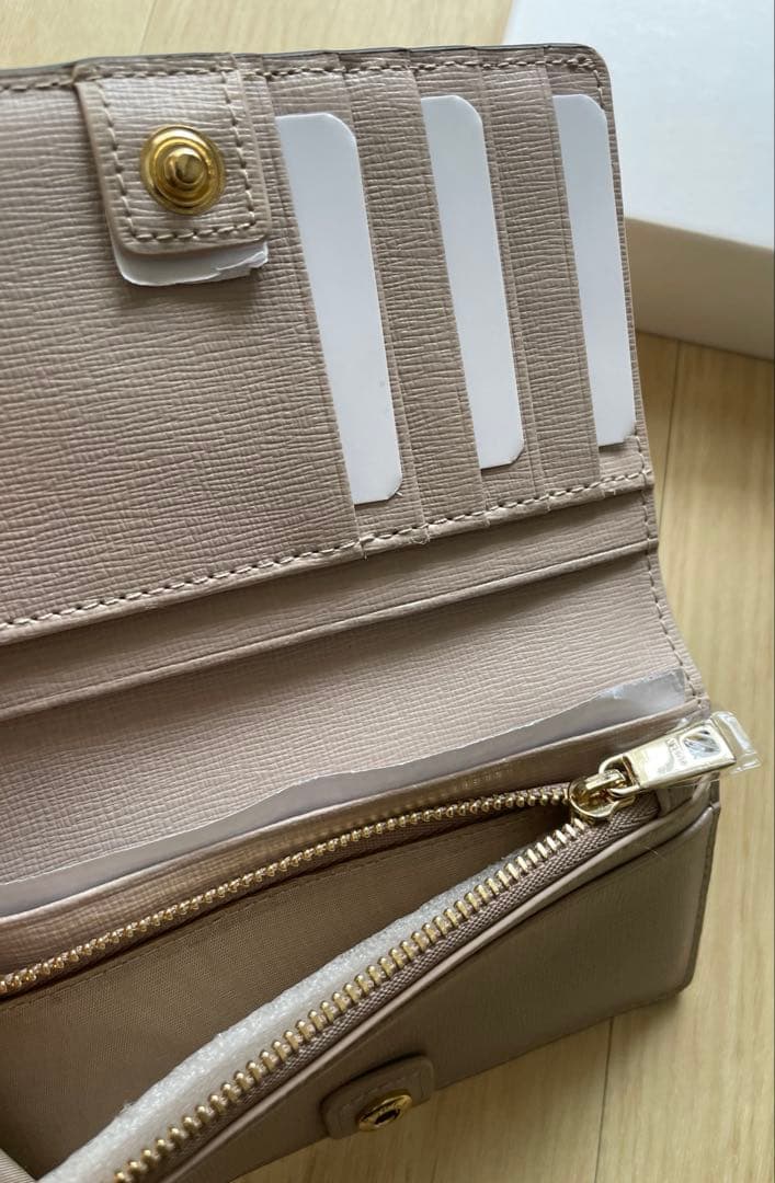 【新品未使用】FURLA フルラ バビロン 二つ折り財布 ダリア ベージュ