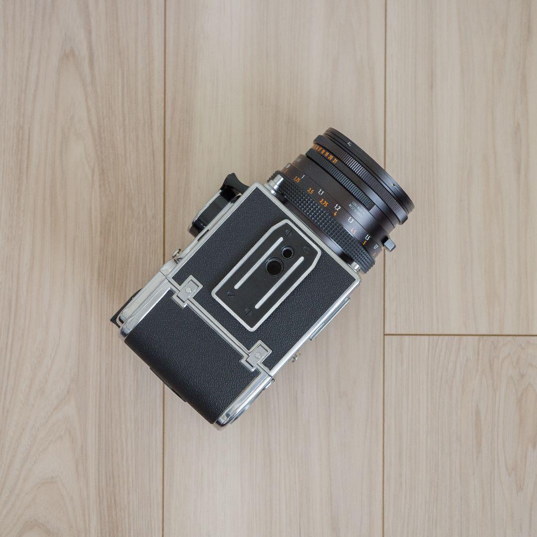 フィルムカメラ 500C/M + Planar T* CF 80mm F2.8