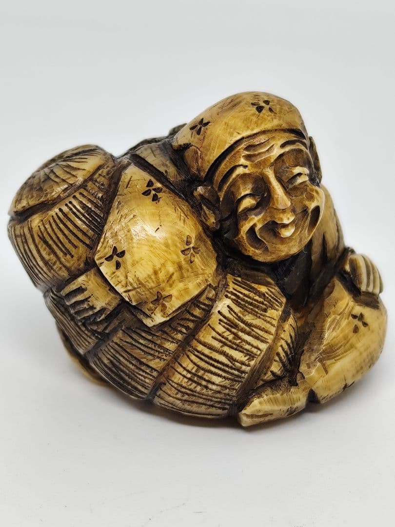 【当時物】古い根付　天然素材　在銘あり　大黒天？