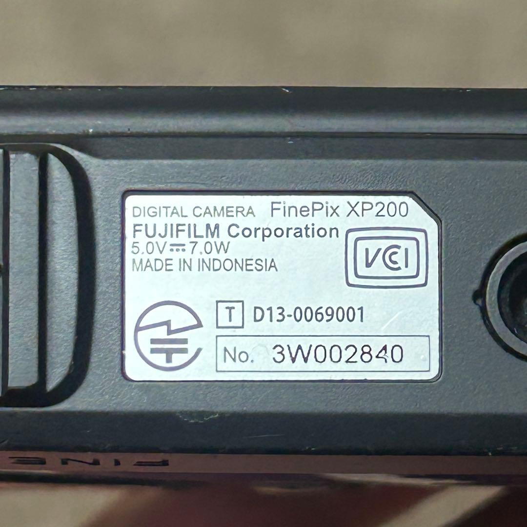 動作品　FUJIFILM FinePix XP200 ブルー コンデジ　防水防塵