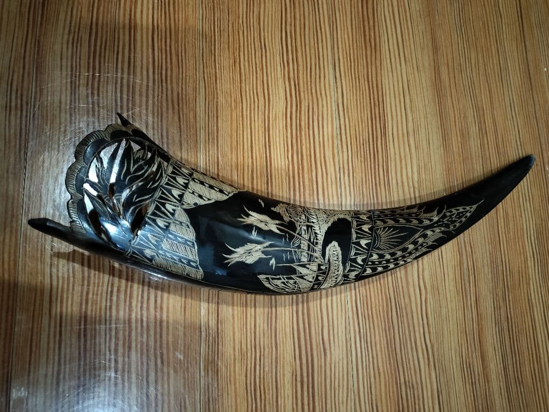黒い水牛の角 彫刻装飾 オブジェ