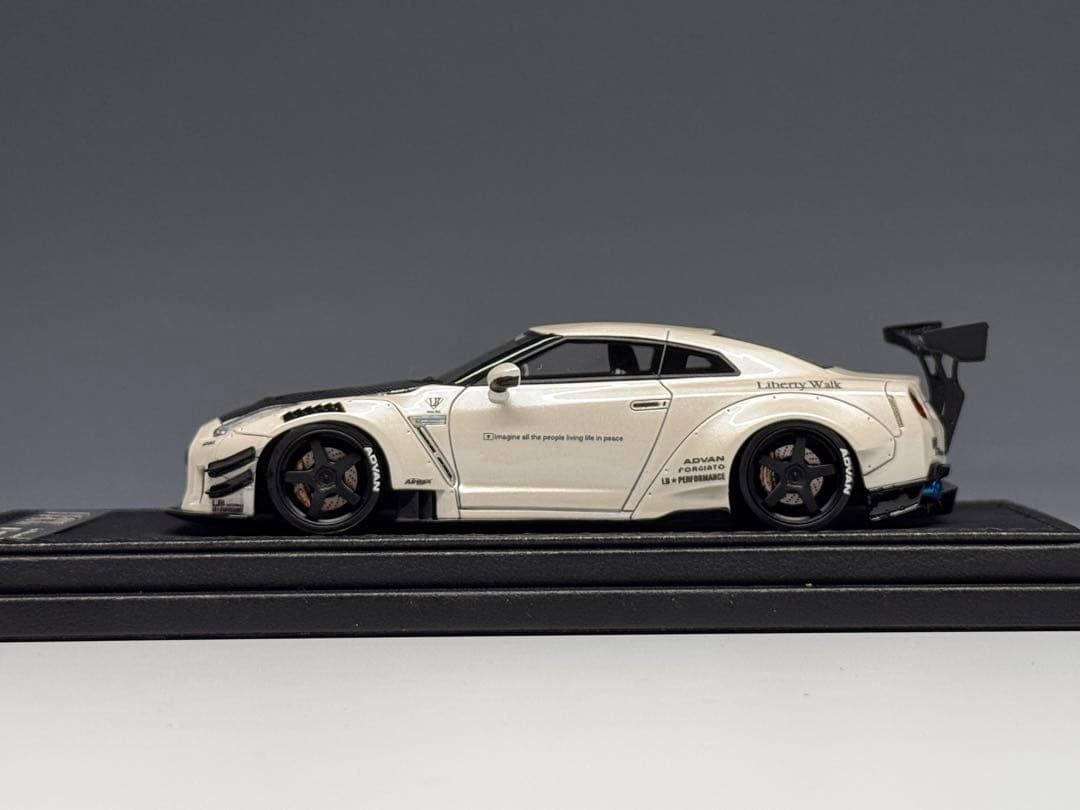 IG 1/43 LB WORKS 日産 GT-R R35 ホワイト 2553
