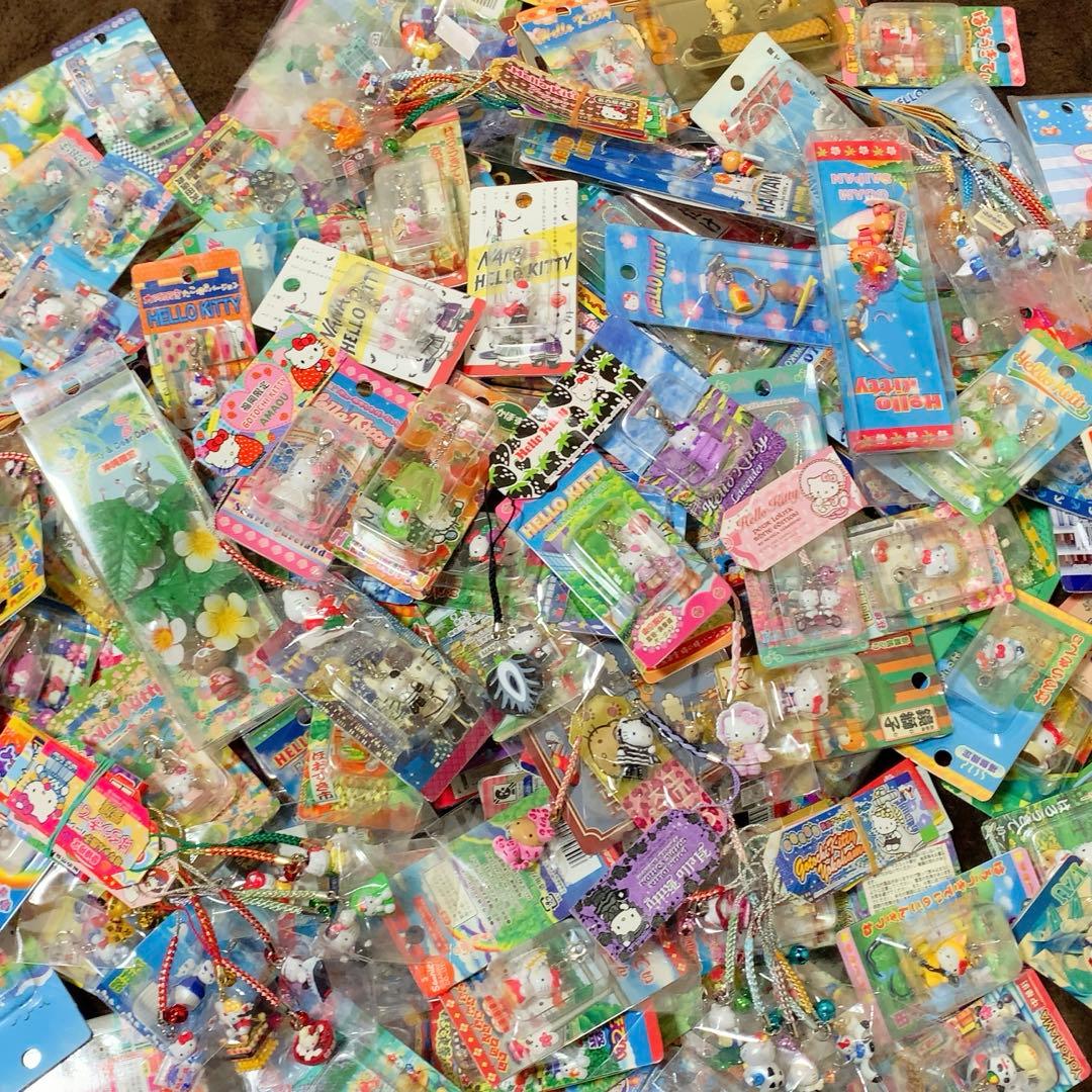 ご当地キティ359個　ロリータ/イチゴ根付/コラボ/非売品等　入手困難 多数