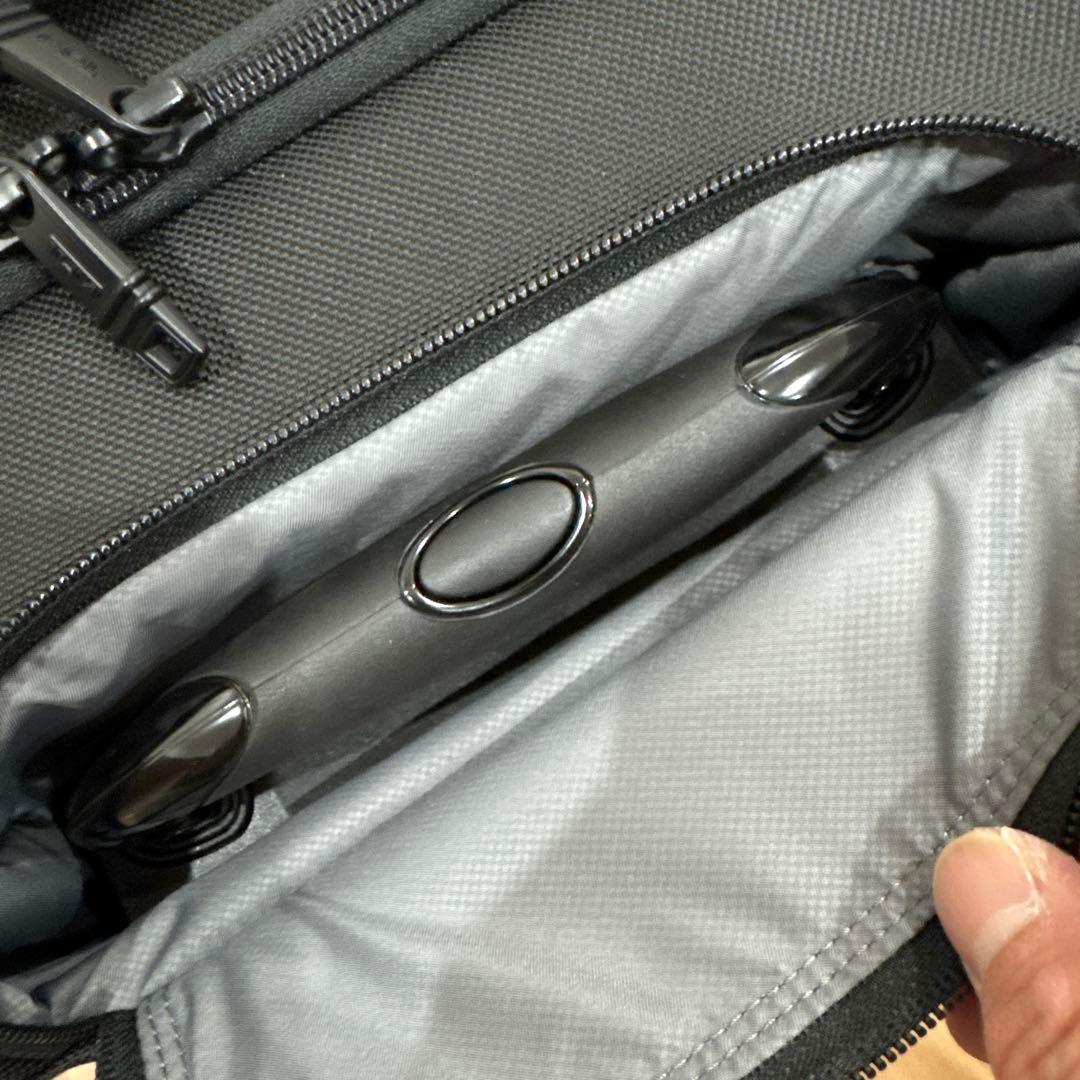 TUMI　AlPHAII　4ウィールドコンパクトブリーフ　機内持込サイズ　黒色