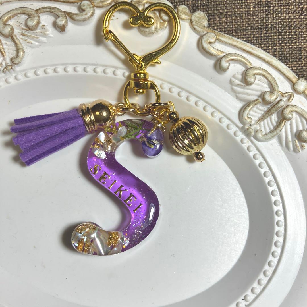 お花のイニシャルキーホルダー♪