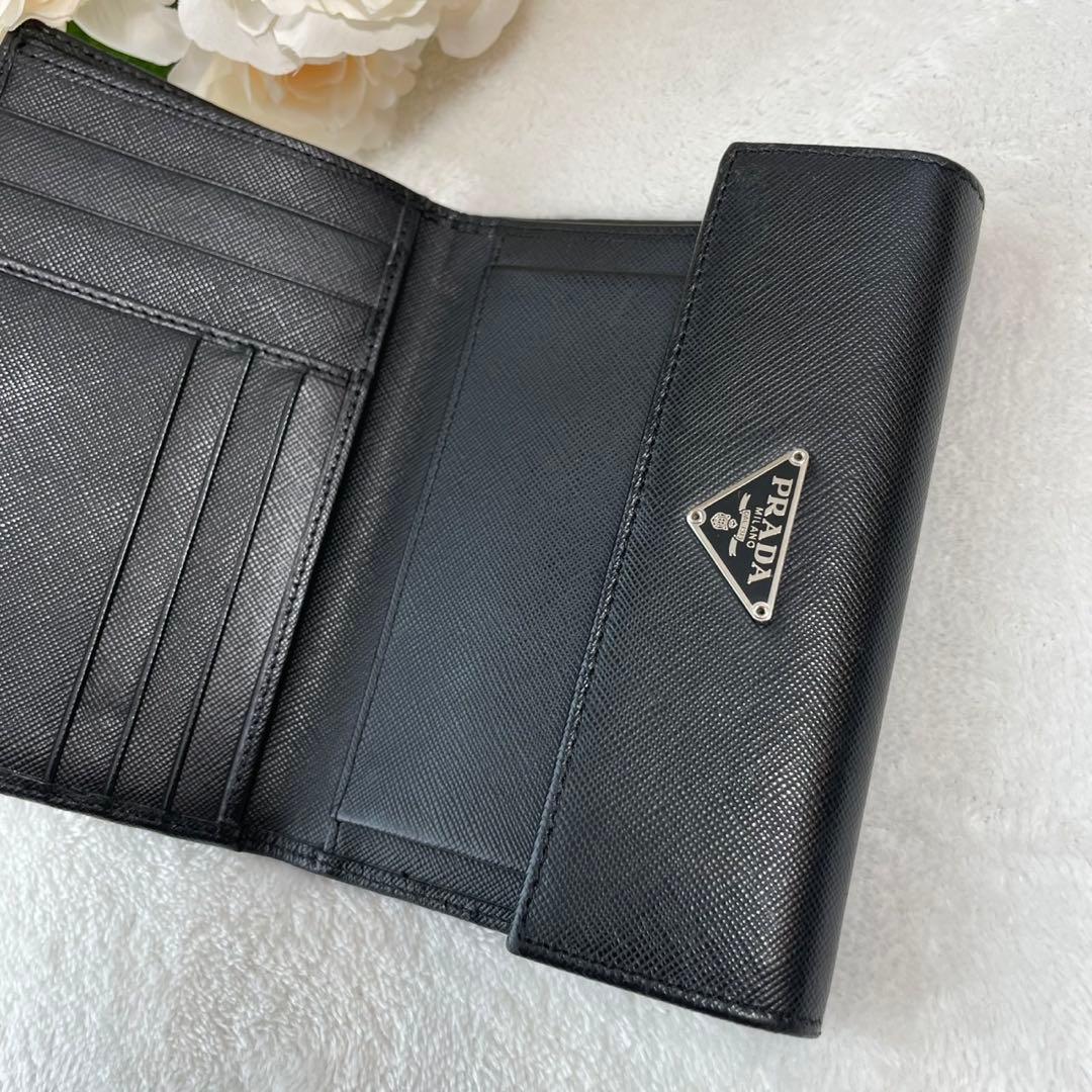 Li専用　PRADA 三つ折り財布 ブラック　サフィアーノレザー　三角