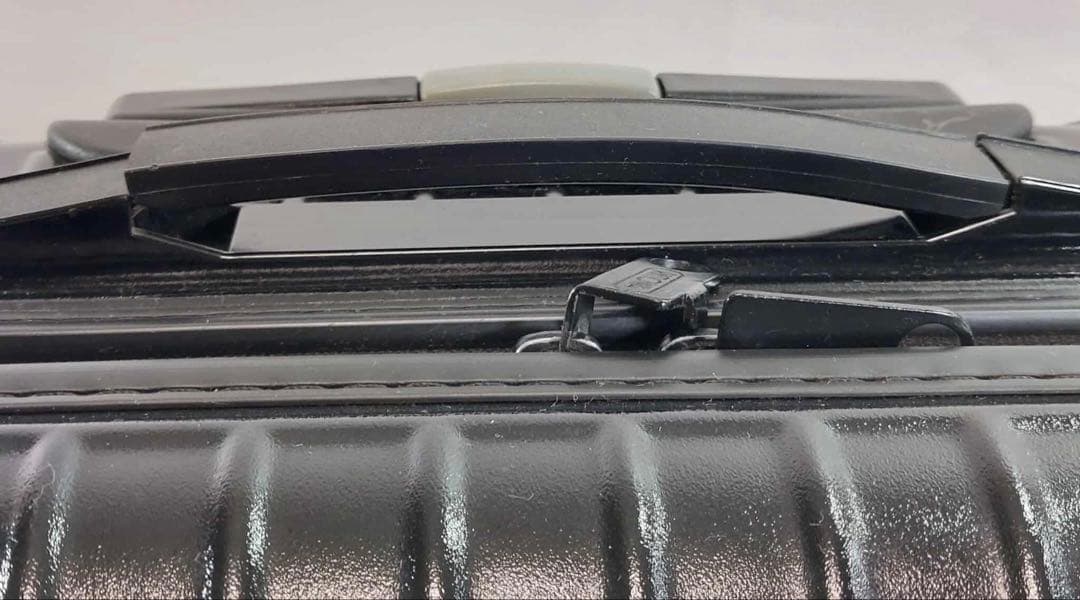 RIMOWA 32L キャリケース ブラック