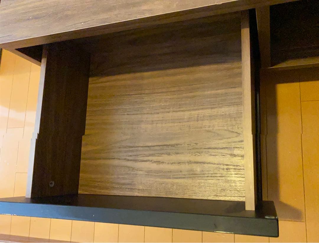 JACKALL フラットなフォルムのテレビ台　(ローボード幅148cm )