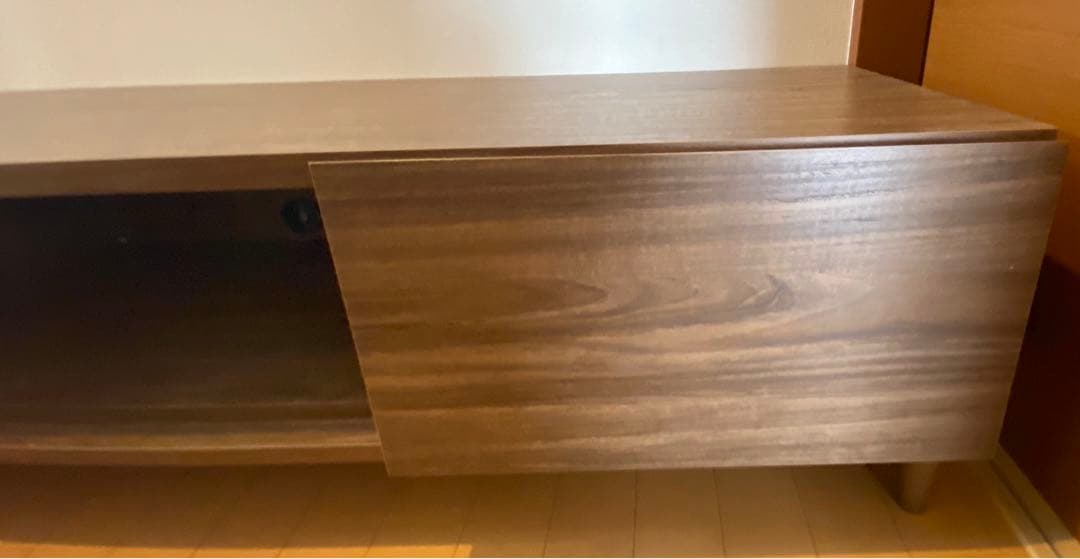 JACKALL フラットなフォルムのテレビ台　(ローボード幅148cm )