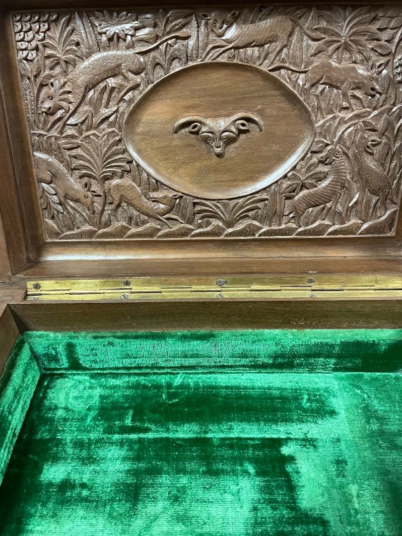 インド　アニマル　動物　カシミールヤギ　伝統工芸品　木製彫刻　ジュエルボックス