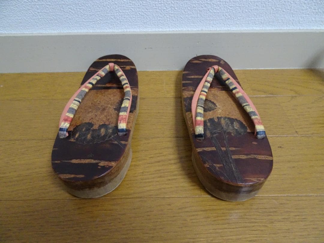 桜皮製品：10種類　茶びつ　茶托　菓子器　花瓶　大皿　茶托　　雪駄などde-5