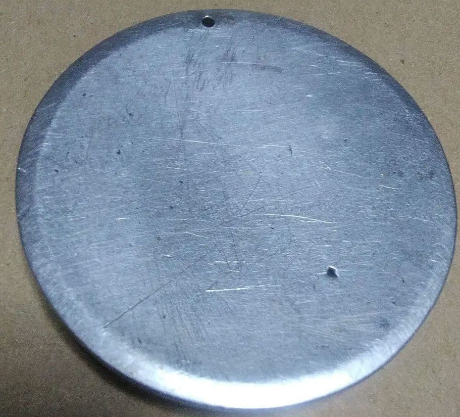 昭和レトロビンテージ(骨董品コレクション)風景画彫刻 金属製円形アイテム