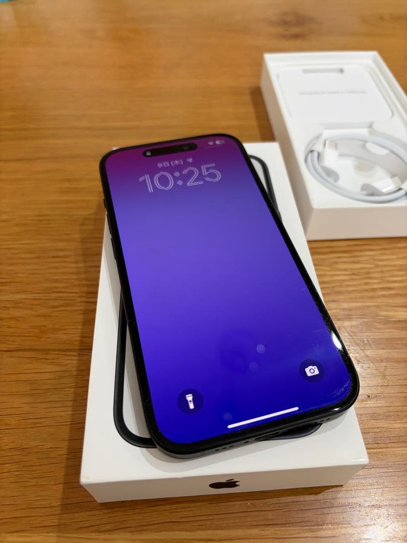 【美品】Apple iPhone 15 ブラック128GB SIMフリー