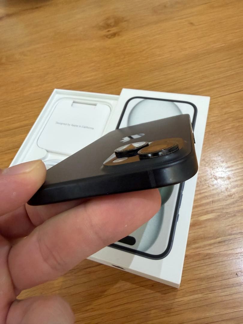 【美品】Apple iPhone 15 ブラック128GB SIMフリー