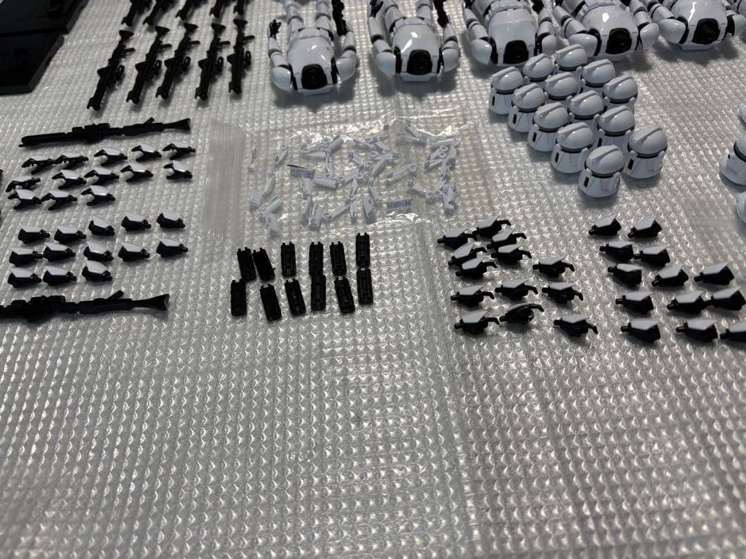 クローン軍団 13体＋ストーム部隊3体 プラモセット　（組立済）【軍団増強向け】