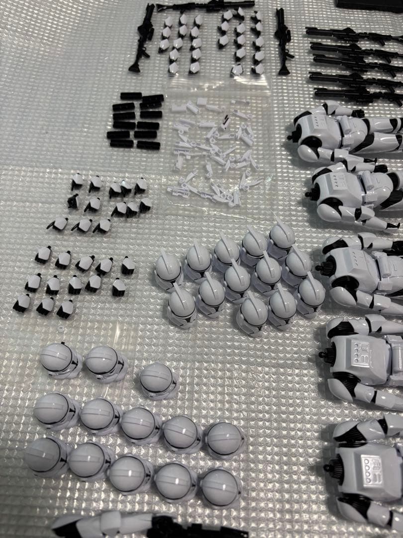 クローン軍団 13体＋ストーム部隊3体 プラモセット　（組立済）【軍団増強向け】