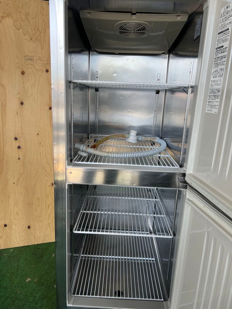 2019年ホシザキ縦型冷蔵庫 625x800x1890