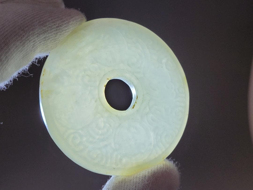 天然玉製 陰刻吉祥蝠紋 玉装飾品 明清時代 直径約5.5cm