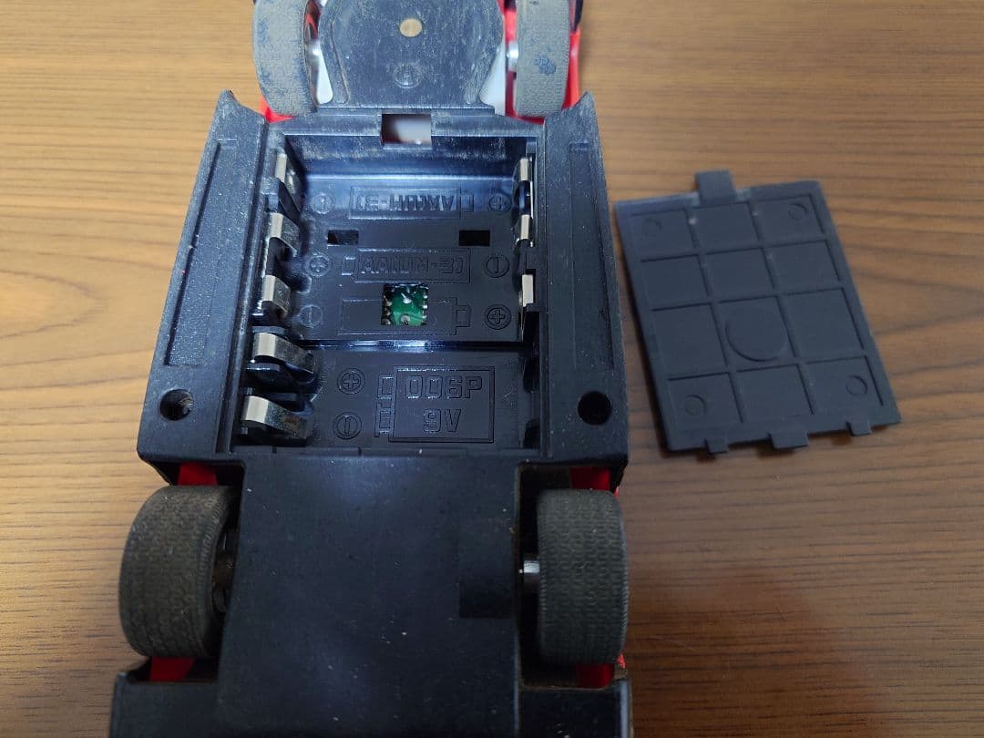 TOMY スカイラインシルエット ラジコンカー