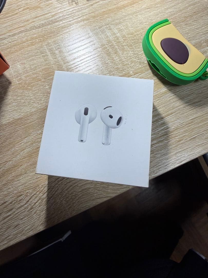Apple AirPods 4 本体 ホワイト 元箱付き