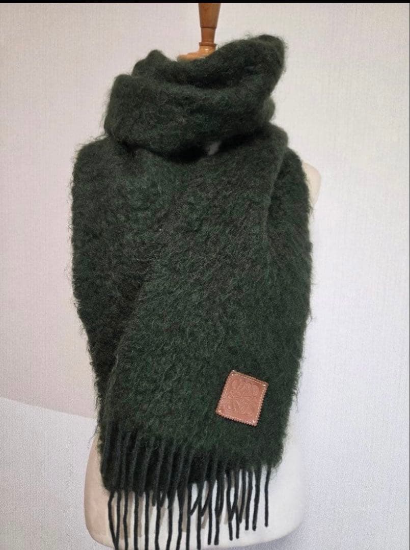 LOEWE ダークグリーン マフラー フリンジ付き