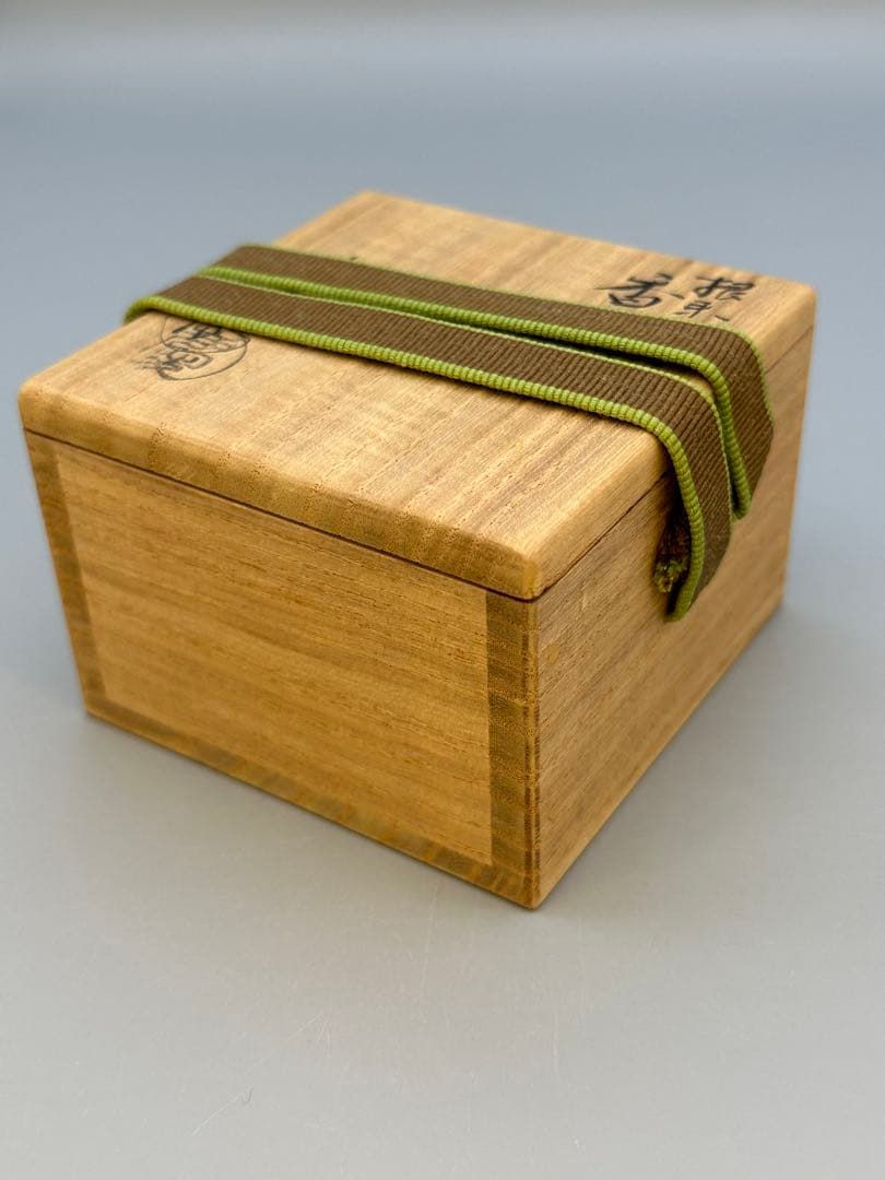 茶道具　香合　村瀬治兵衛　根来菊